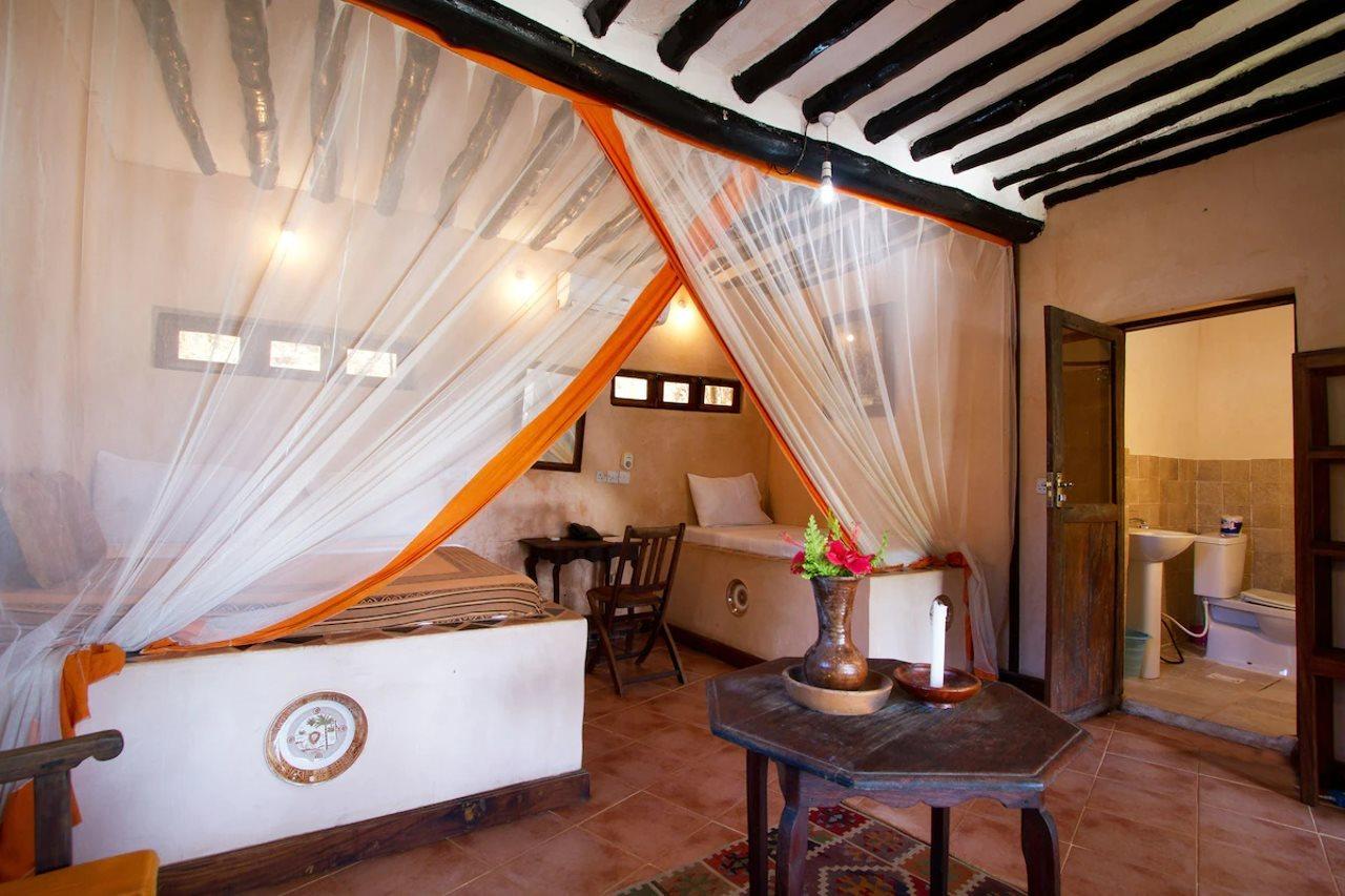 Rocks Hotel